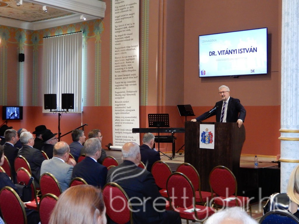 Átadták a felújított zsinagógát 17